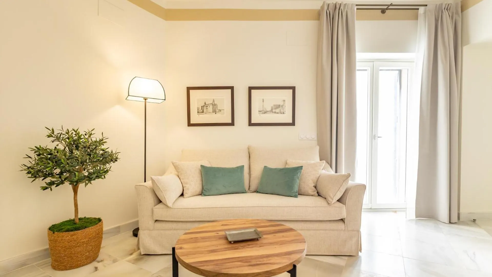 Aladro Apartamentos By Valcambre Jerez de la Frontera 0*,