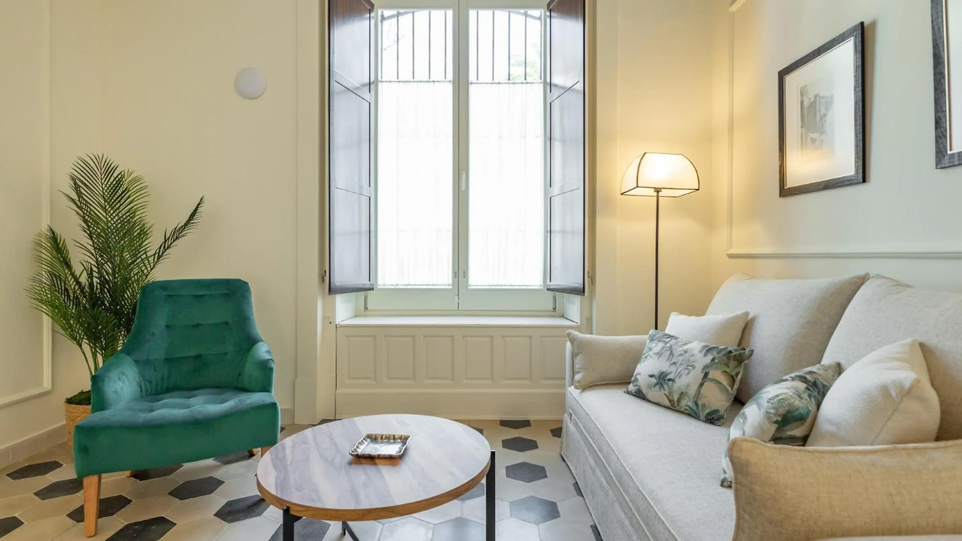 Aladro Apartamentos By Valcambre Jerez de la Frontera Spain